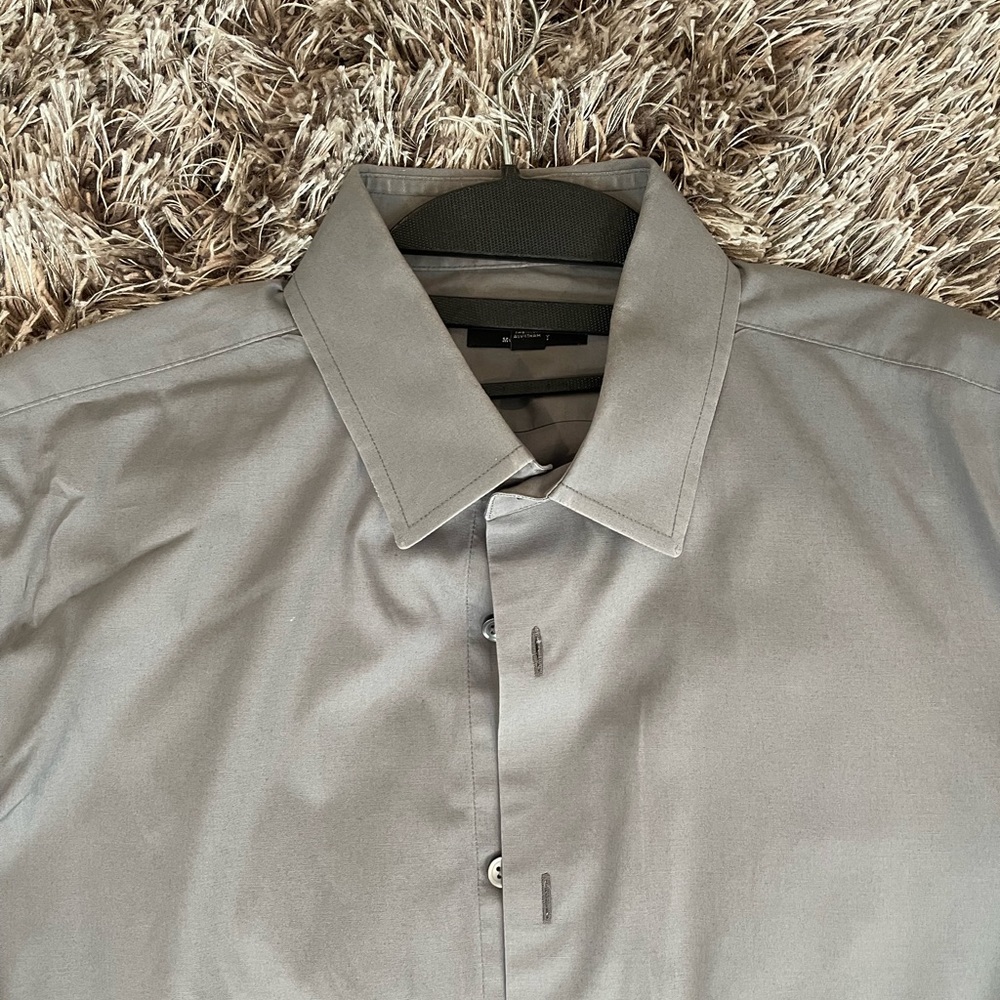 Express Modern Fit Button Up - Picture 3 of 15